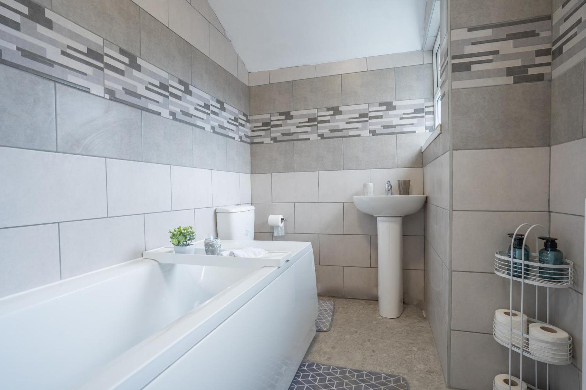נוטינגהאם Stayzed E - Ng7 Free Wifi, Parking, Stylish House Near City Centre - Great For Tourists, Families, Contractors & Long Stays מראה חיצוני תמונה